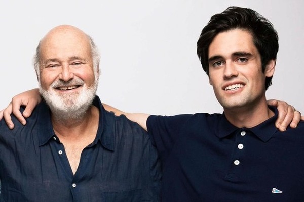 Filho de Rob Reiner é preso acusado de matar diretor e a mãe, Michele