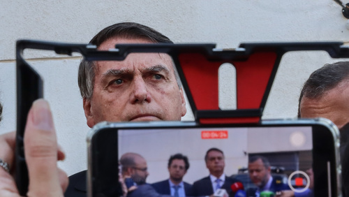 Defesa de Bolsonaro pede por cirurgia urgente após diagnóstico de hérnias