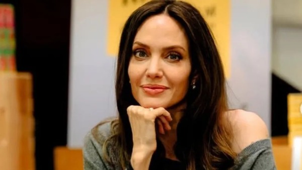 Angelina Jolie exibe cicatrizes e reforça debate sobre prevenção do câncer