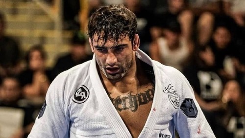 Policial que matou Leandro Lo quer encontrar família para pedir perdão