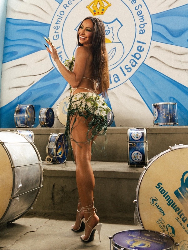 Sabrina Sato abre o jogo sobre gravidez e futuro na TV: "Está nos planos"