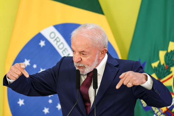 Lula assina indulto de Natal e deixa condenados pelo 8 de janeiro de fora