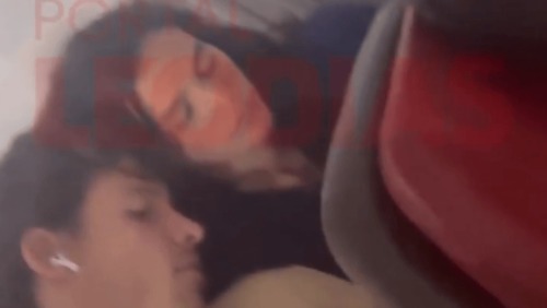 Shawn Mendes é flagrado dormindo no ombro de Bruna Marquezine; veja foto