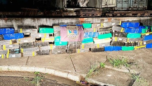 Caminhoneiro é preso com mais de 1,3 tonelada de maconha em rodovia no interior de São Paulo