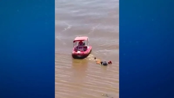 Tempestade vira embarcação e deixa pescados à deriva em rio de SP por 20h