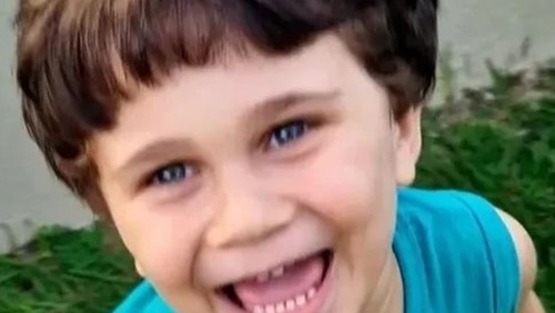 Menino de 4 anos que caiu de 10º andar de prédio em Ribeirão Preto passa por nova cirurgia após quebrar as duas pernas 