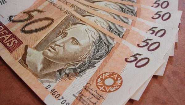 Datafolha: economizar é principal meta dos brasileiros para 2026