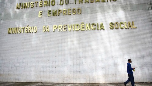 Brasil cria 85,8 mil vagas de trabalho em novembro
