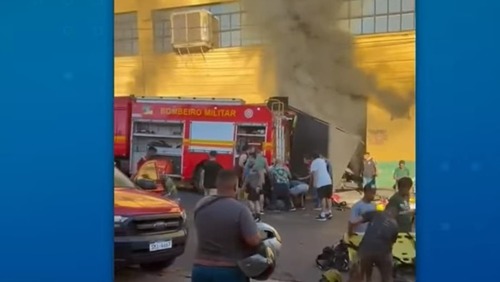 Seis bombeiros ficaram feridos após explosão em supermercado