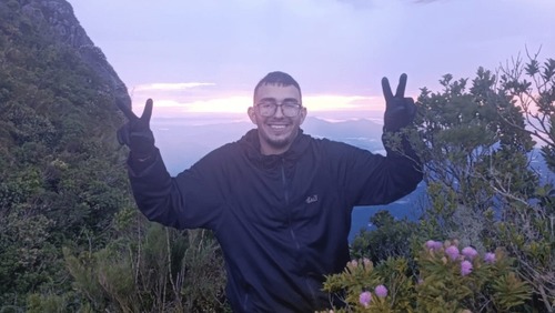 Jovem desaparecido no Pico Paraná é encontrado vivo após 4 dias de buscas