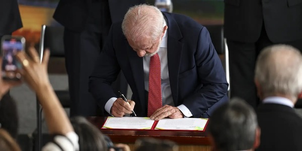 Lula veta integralmente PL da Dosimetria