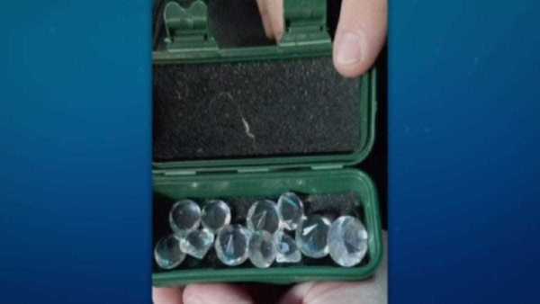 PMs suspeitos de roubar diamantes avaliados em R$ 15 mi são presos no PR