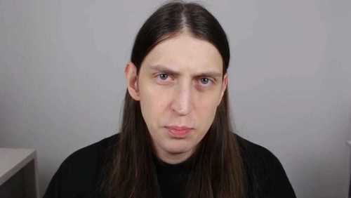 Felca vira alvo de revolta infantil após mudanças no Roblox: "Vou te matar"