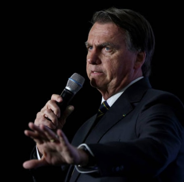 Moraes determina transferência de Jair Bolsonaro para penitenciária da Papuda