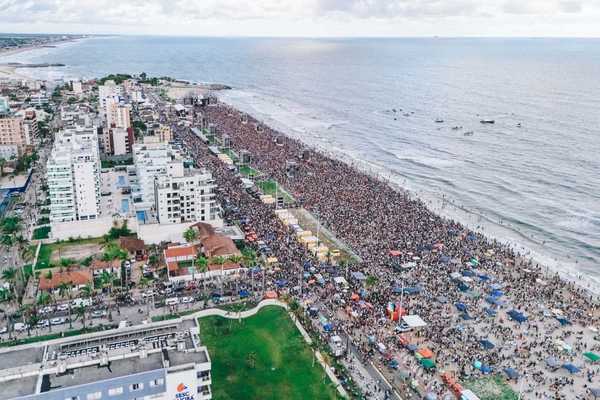 Em Matinhos, Gusttavo Lima faz maior show sertanejo da história