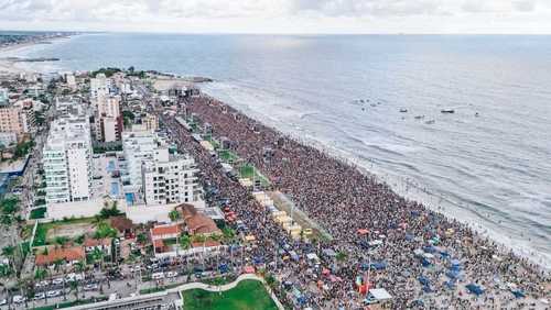 Em Matinhos, Gusttavo Lima faz maior show sertanejo da história