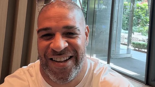 Imperador diz que tudo foi resolvido após ameaçar bandidos por golpe na mãe