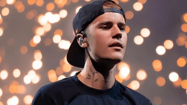 Justin Bieber volta aos palcos no Grammy após pausa de quatro anos