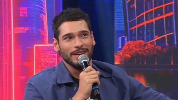 Bruno Fagundes desabafa sobre desafios de ser um ator gay: "Assustador"