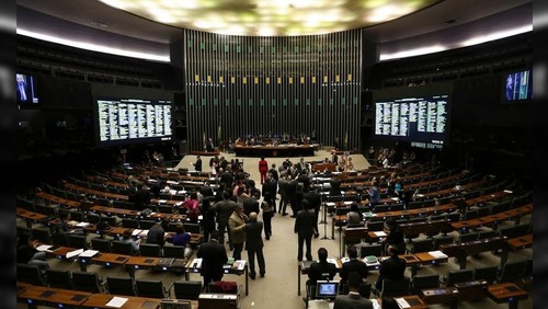 Congresso retoma atividades com foco em pedido de CPI sobre Banco Master