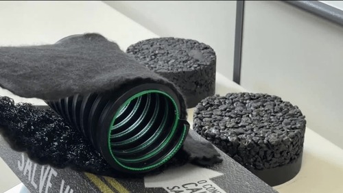 Pesquisadores de SP criam asfalto que absorve água da chuva; entenda