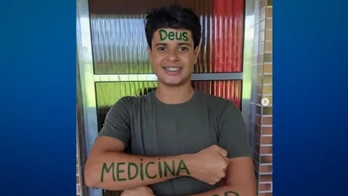 De Salvador para USP de Ribeirão Preto: Jovem estuda sozinho e passa em 1º lugar em medicina