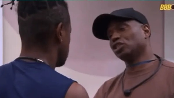 Edilson Capetinha pede desculpas por chamar Leandro de "analfabeto"