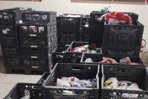 Fundo Social de Solidariedade recebe cerca de duas toneladas de alimentos arrecadados durante o show “Ensaios da Anitta”