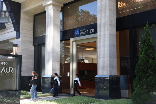 PF usa tecnologia para acessar celulares apreendidos no caso Master