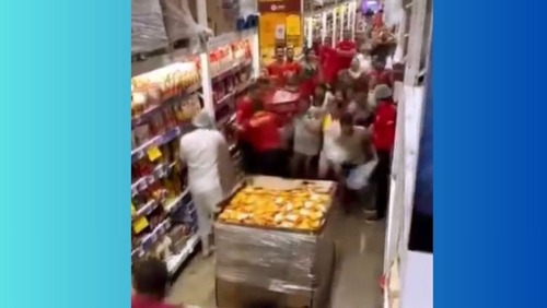 Multidão disputa miojo a um centavo em reinauguração de atacadão no RN