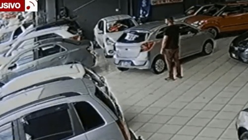 Dono de concessionária é executado e chamado de “talarico”