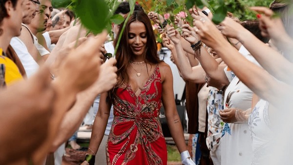 Anitta rebate casal evangélico que pregou durante seu show