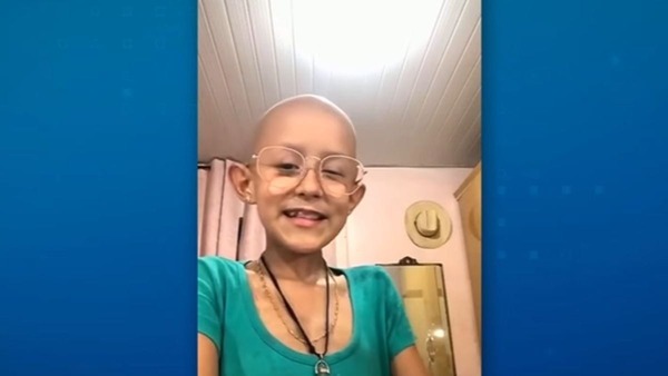 Menina que lutava contra o câncer morre após desvio de verba do tratamento