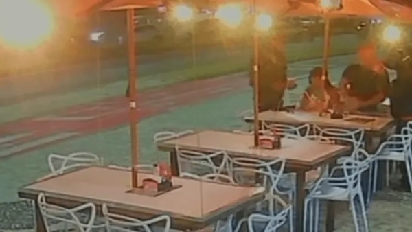 Casal de turistas é assaltado em mesmo quiosque da morte de médicos no Rio