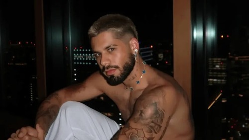 Zé Felipe relata susto após vaso sanitário explodir sozinho: 'Inédito'