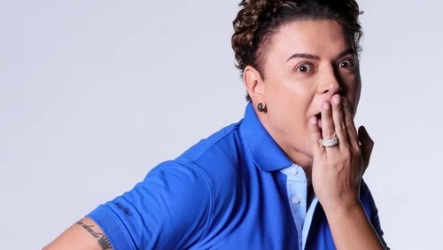 David Brazil sobre peruca: "Se cair de novo, assumo minha carequice"