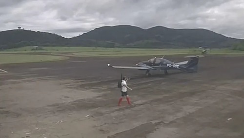Ladrão de aeronave usa celular como manual e causa acidente em MG