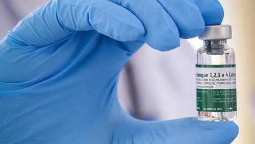 Começa vacinação de 1,2 milhão de profissionais de saúde contra dengue