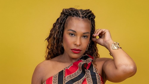 EXCLUSIVO: Mãe de Sol Vega é esquizofrênica e está com problema de saúde