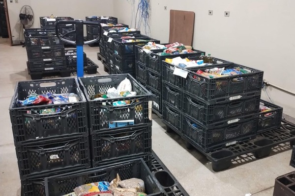Bloco Califórnia arrecada cerca de três toneladas de alimentos para o Fundo Social de Solidariedade