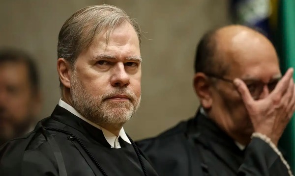 Banco Master: Toffoli pede que PF envie dados de celulares apreendidos