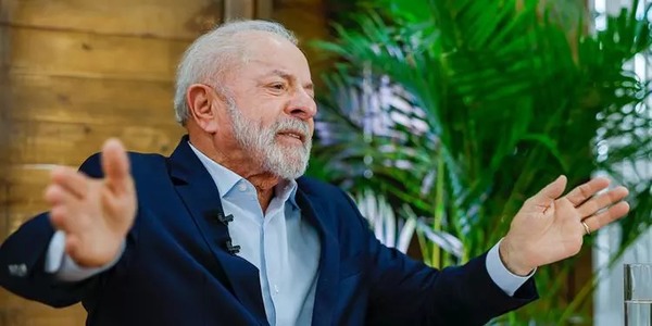 Justiça barra crianças em desfile de escola de samba que homenageia Lula