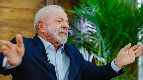 Justiça barra crianças em desfile de escola de samba que homenageia Lula