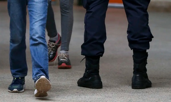 Justiça suspende regras de escolas cívico-militares em SP