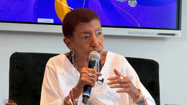 Leci Brandão critica escolha de rainhas de bateria por fama: "Nem sambam"