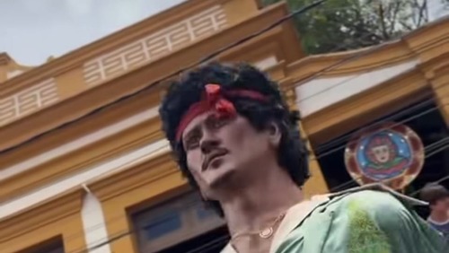 Bruno Mars ganha boneco em bloco no Carnaval de Olinda; veja imagem