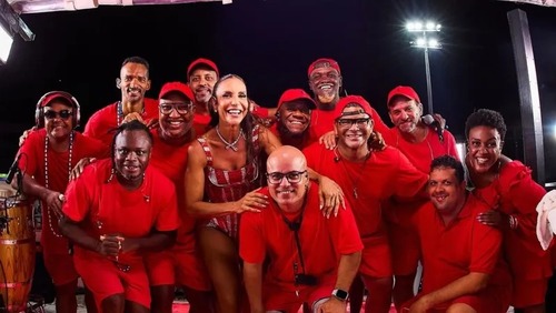 Ivete Sangalo se declara para equipe no fim do Carnaval: 'Impecável'