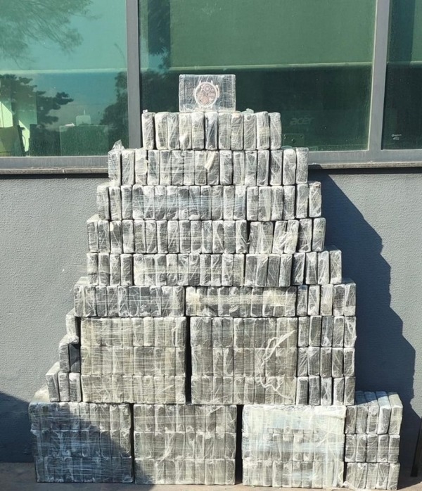 PM apreende 300 kg de cocaína e causa prejuízo de mais de R$ 100 mil ao crime organizado