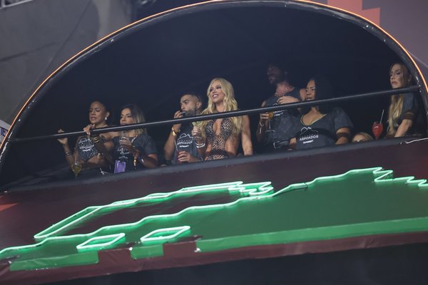 Virginia Fonseca deixa a Sapucaí antes do fim do Desfile das Campeãs