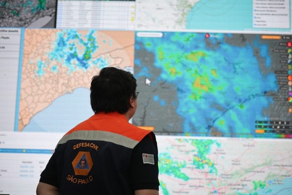 Defesa Civil renova alerta de chuvas intensas em todo estado de São Paulo